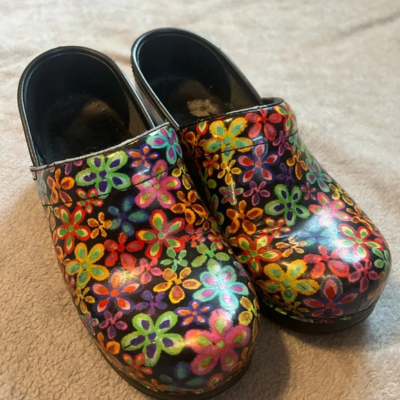 Women’s Dansko clogs bright floral pattern 37 good used condition - Picture 1 of 6